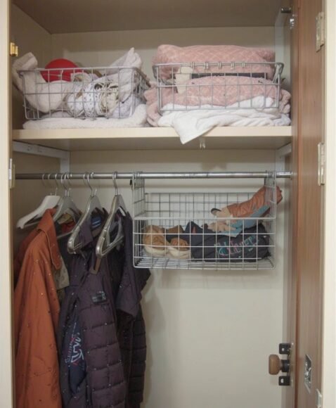 Under-Shelf Hanging Baskets